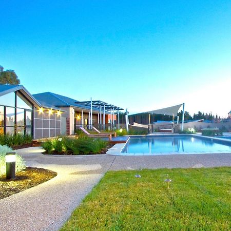 Club Wyndham Seven Mile Beach, Trademark Collection By Wyndham Cambridge Exterior photo